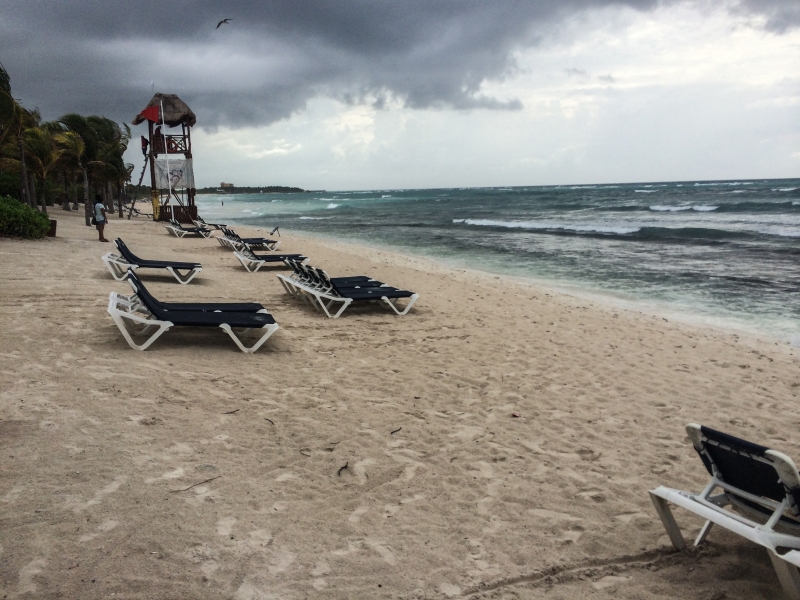 May and June 2014 091.jpg - the beach under cloud